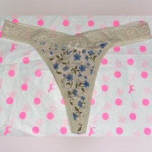 New Vintage Victoria’s Secret lace cotton thong panties VS Y2K panty floral